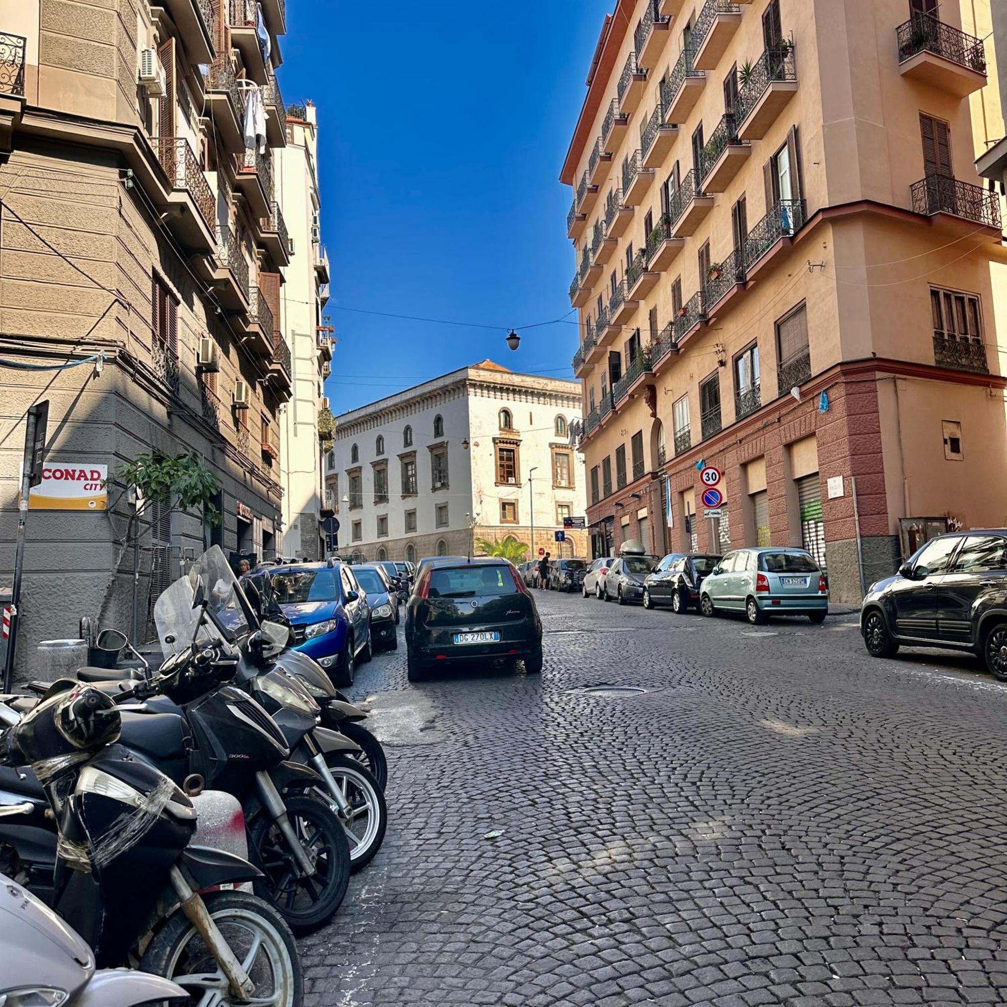 Elegance Rooms Spaccanapoli Exterior foto