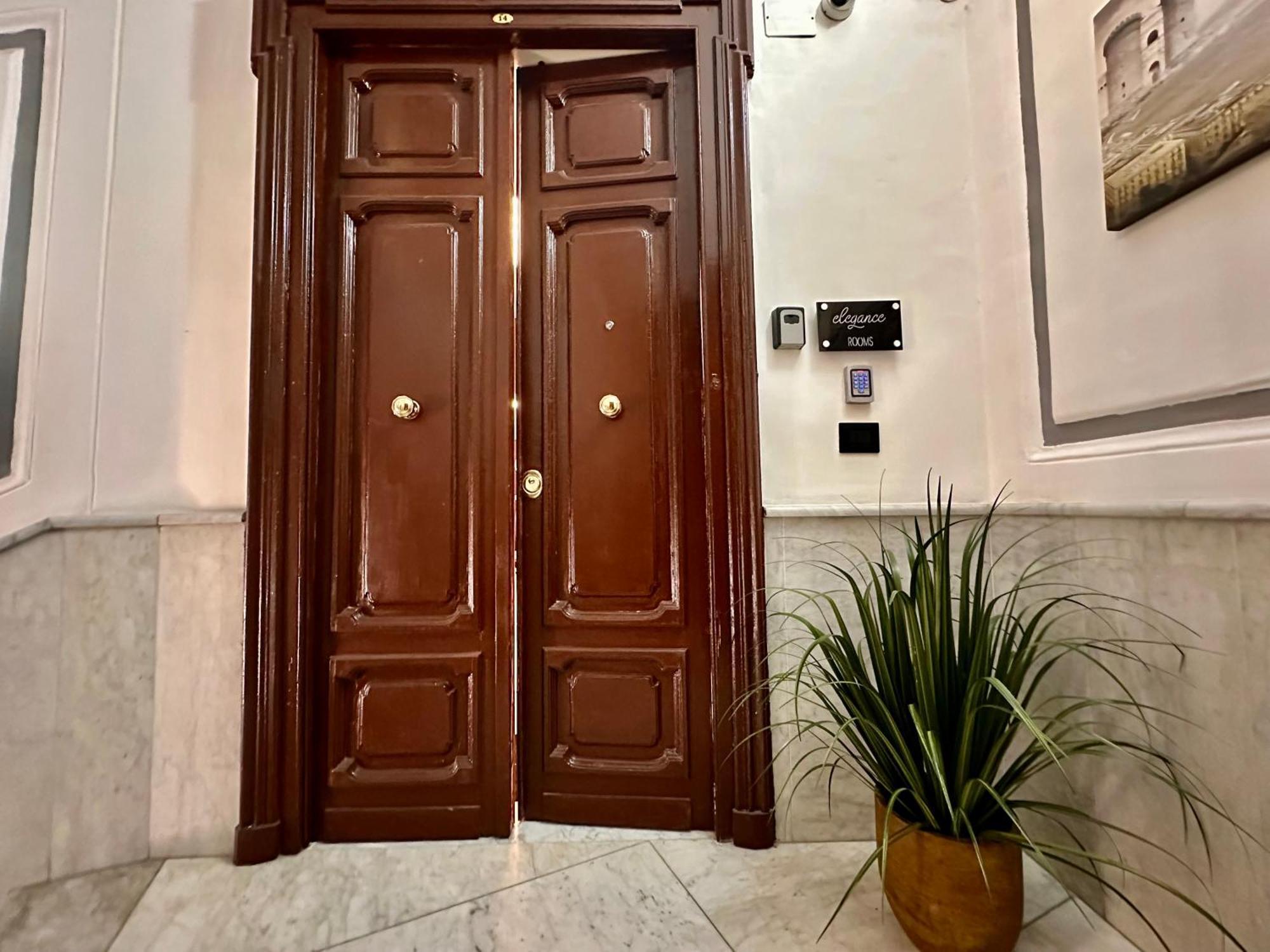 Elegance Rooms Spaccanapoli Exterior foto