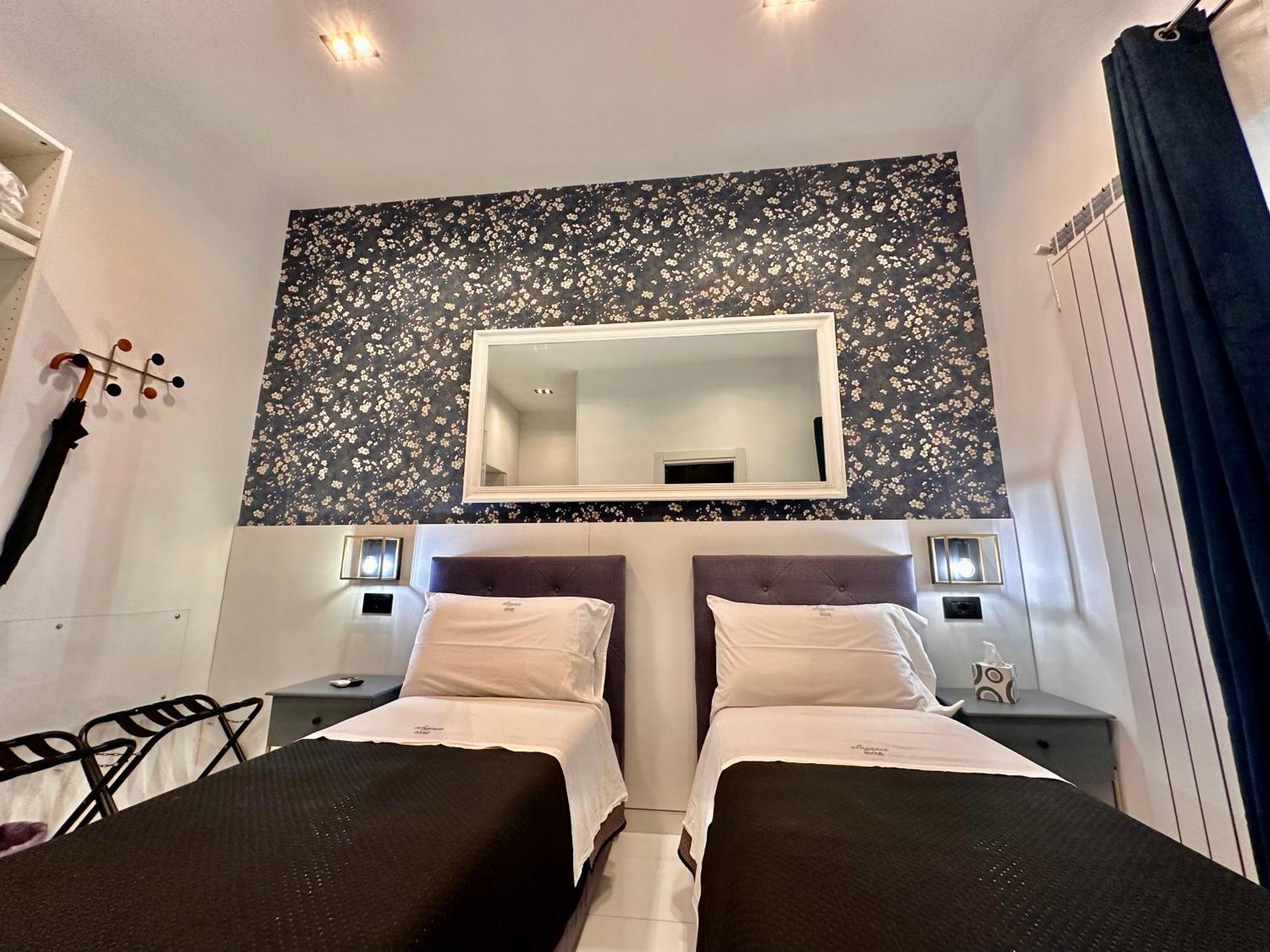 Elegance Rooms Spaccanapoli Exterior foto